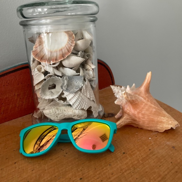 Stylish and Fun goodr Sunglasses in Turquoise  w/White and Pink Accents - Picture 2 of 8